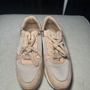 Zara Women's Light Tan Sneakers